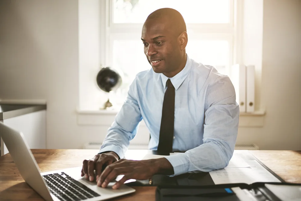 PSO Consults advisor working at a desk